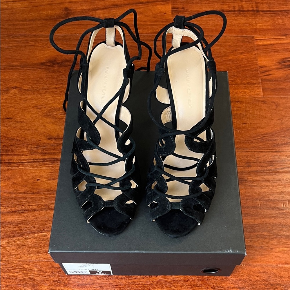 NIB Banana Republic Jene Black Suede Strappy Heel Sandal 9